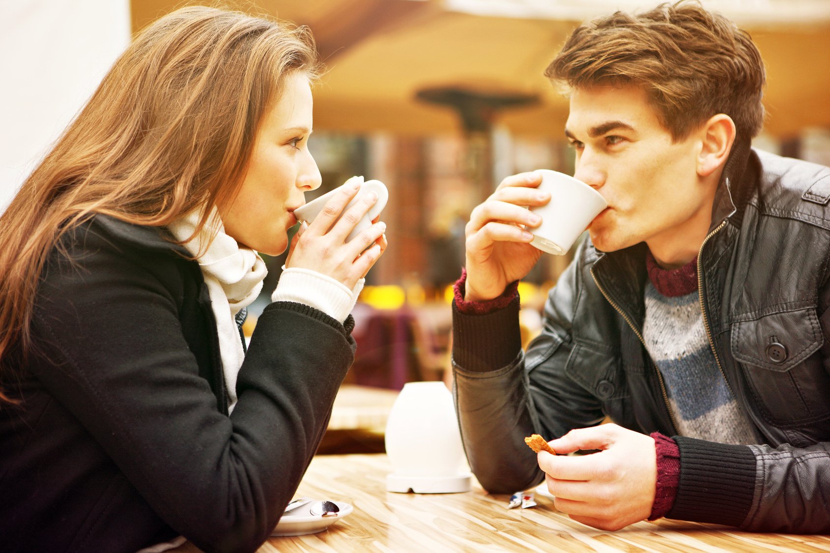 Young couple drinking coffee