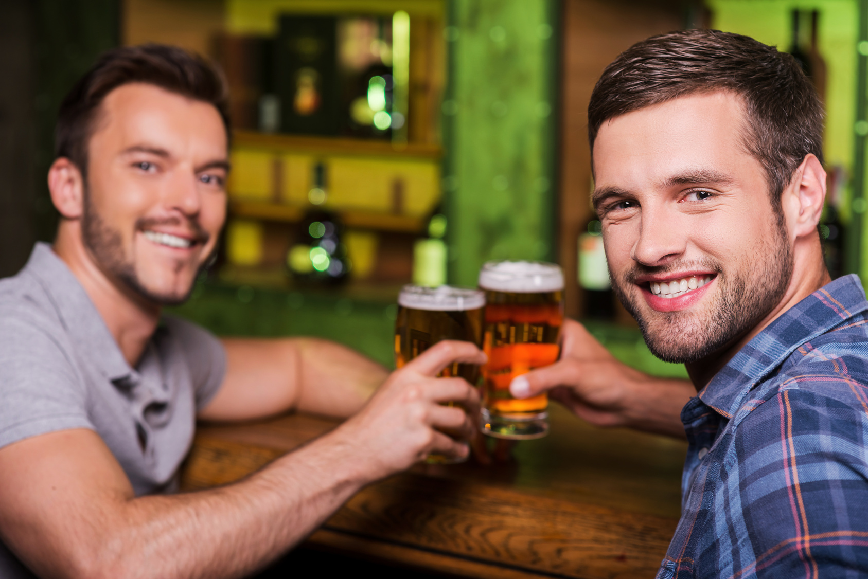 Friends drinking beer.