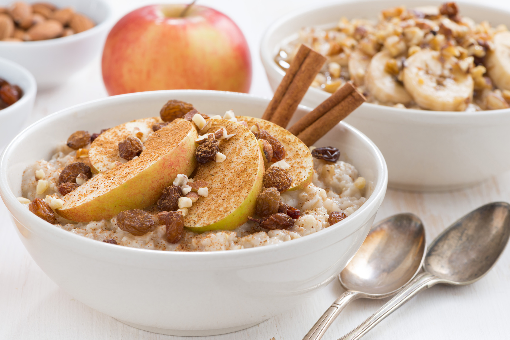 oatmeal with fresh apples, raisins and cinnamon for breakfast