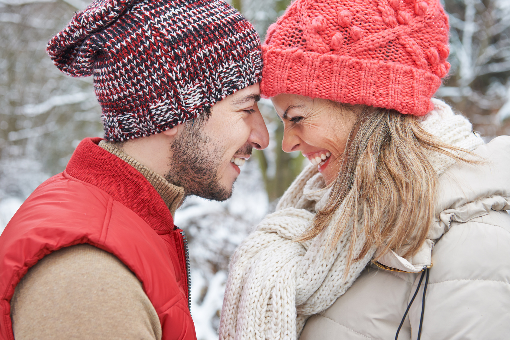 winter couple love