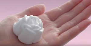 kasvojenpuhdistusvaahto