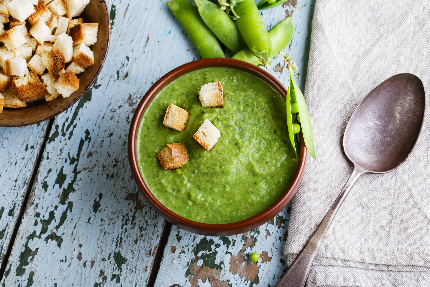 puree soup with green peas