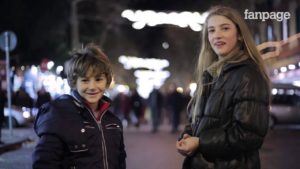 Poikia pyydetään läpsäyttämään tyttöjä – katso reaktiot videolta