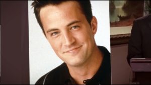 Video: Fani teki vaihtoehtoisen Frendit-jakson, jossa Chandler kuolee