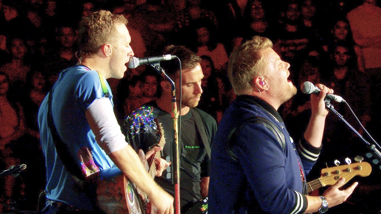 Video: James Corden esiintyy Coldplayn keikalla
