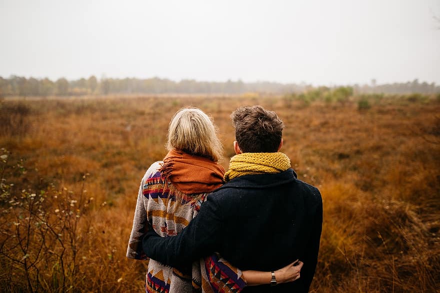 grass-outdoor-field-people-man-woman-hug-couple-dating