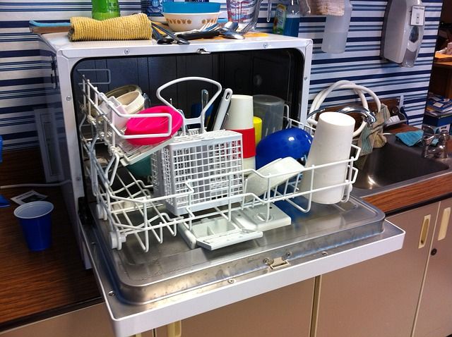 dishwasher-526358_640
