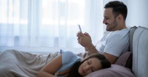 mies-pettaa-kumppaniaan