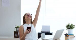 nainen-onnistuu-tyossaan