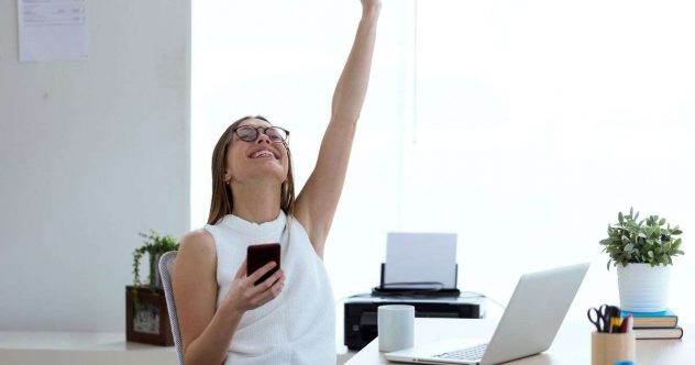 nainen-onnistuu-tyossaan