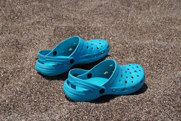 beach-shoe-leg-green-blue-product-874968-pxhere.com